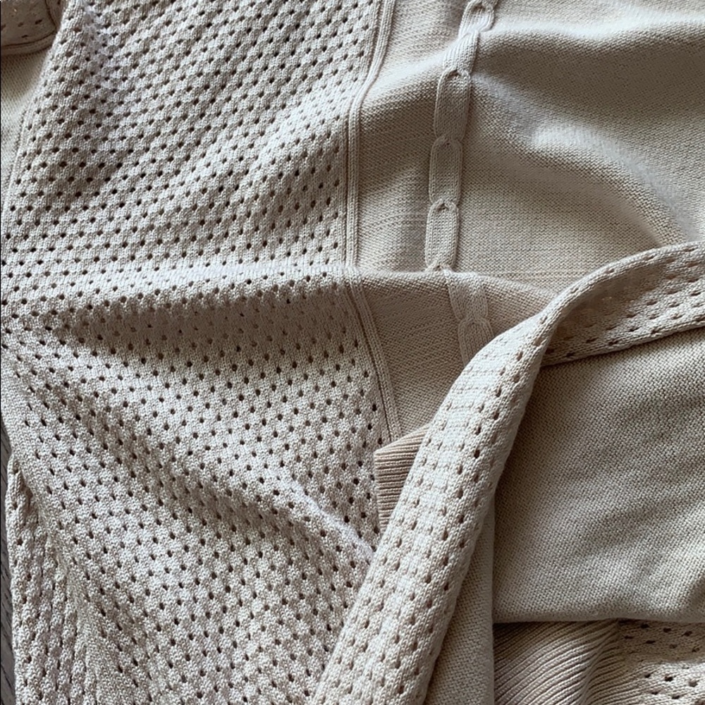 Jumper - Picture 8 of 8